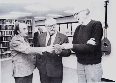 כשיז'סטוף פנדרצקי עם פרופ' מרק קופיטמן וקלוד אברבנאל מייסד הספרייה
