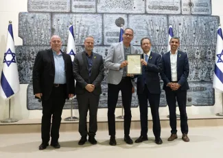 זהר שרון בטקס קבלת הפרס